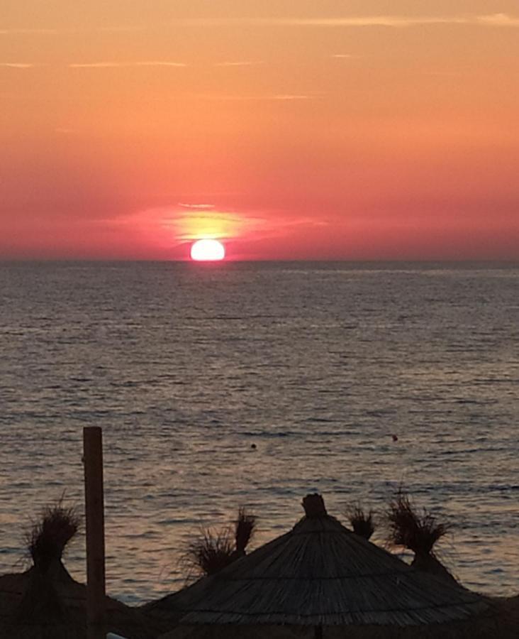 Retzos Rooms Himare Esterno foto