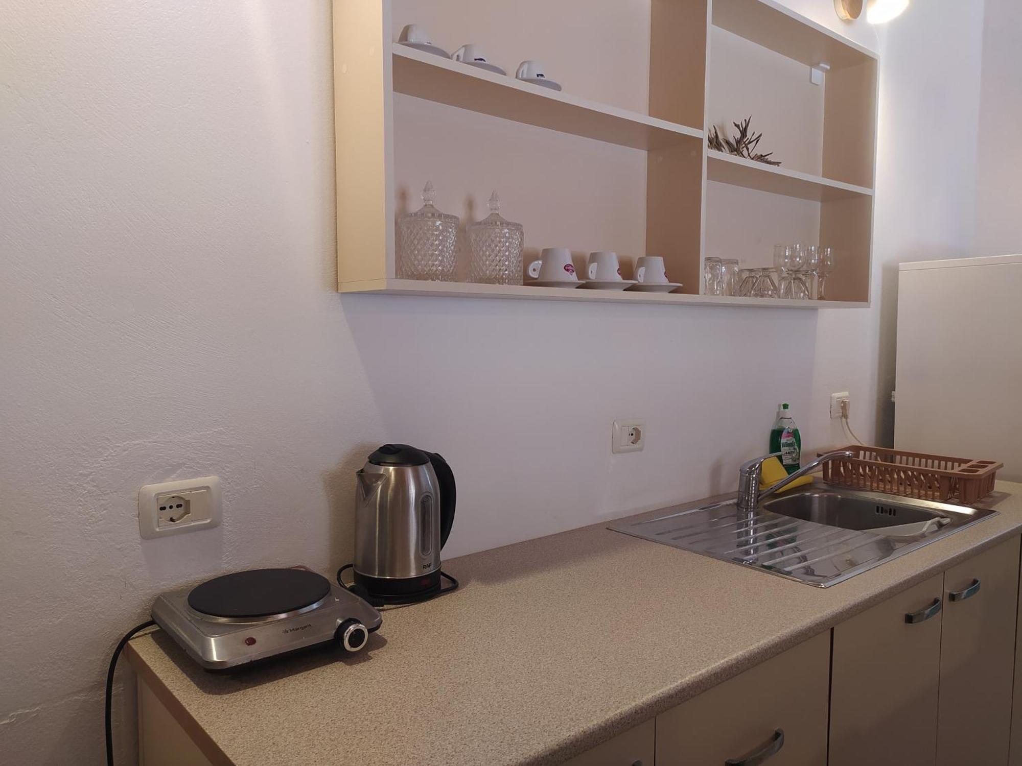 Retzos Rooms Himare Esterno foto