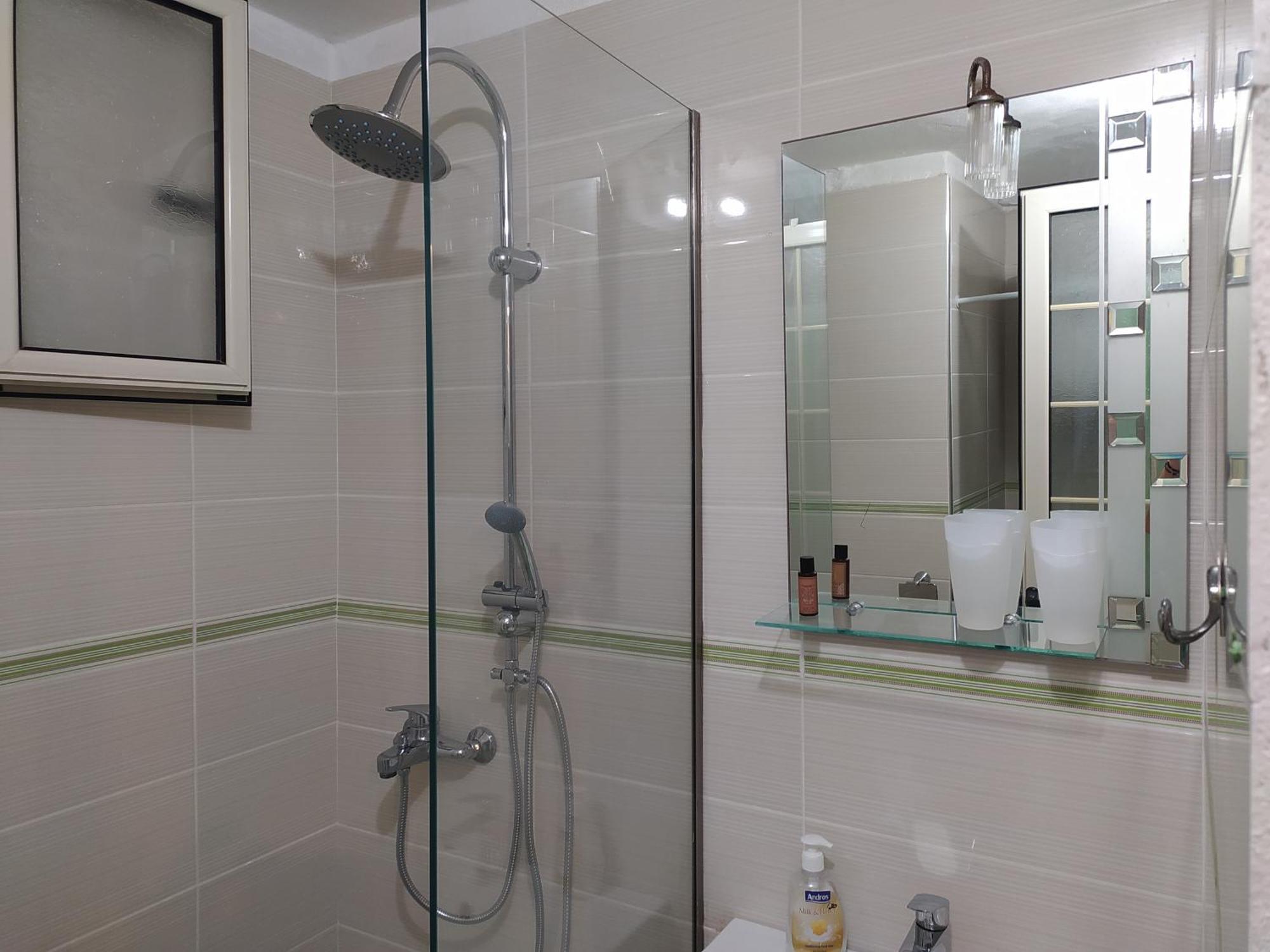 Retzos Rooms Himare Esterno foto