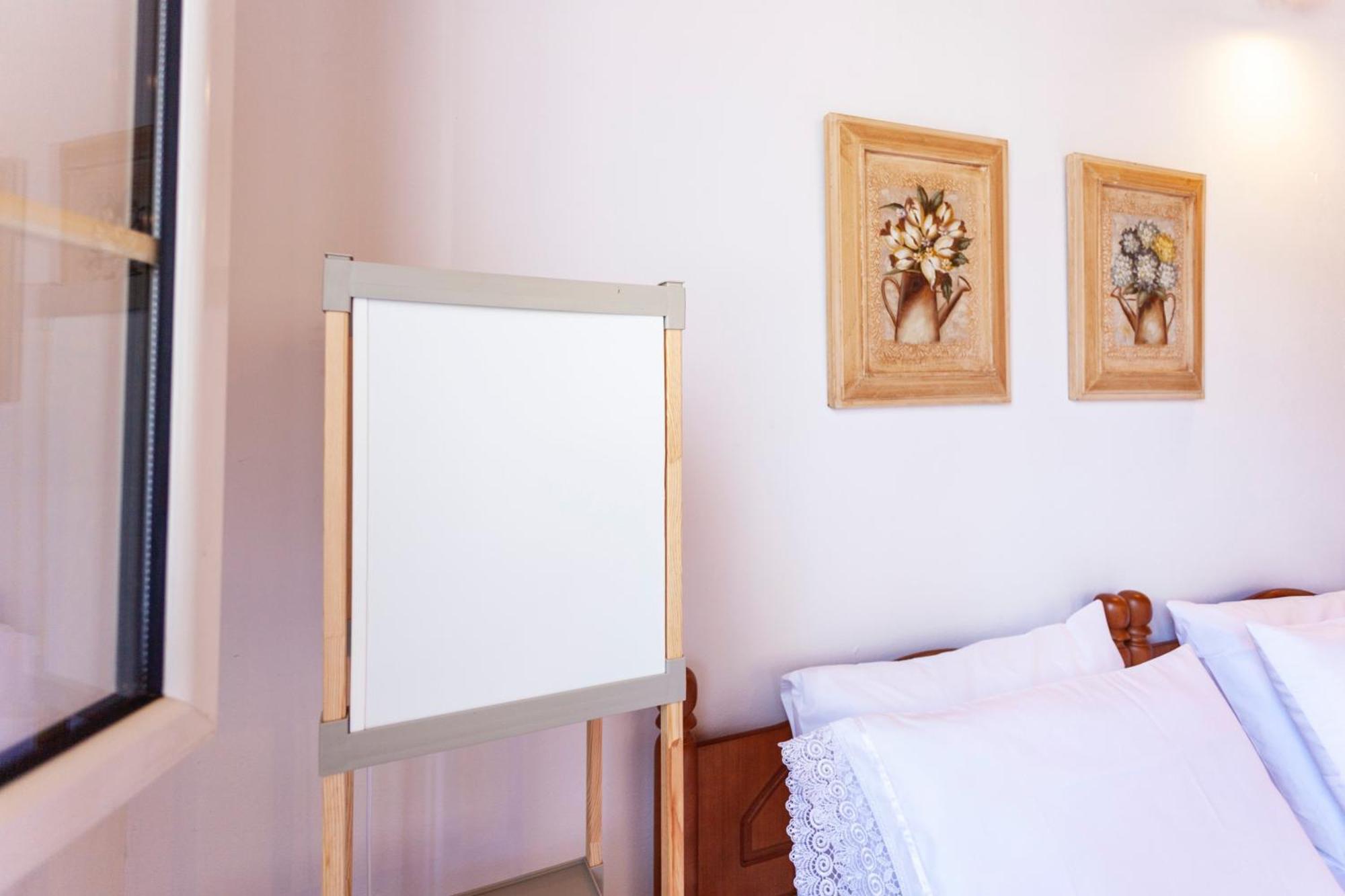 Retzos Rooms Himare Esterno foto