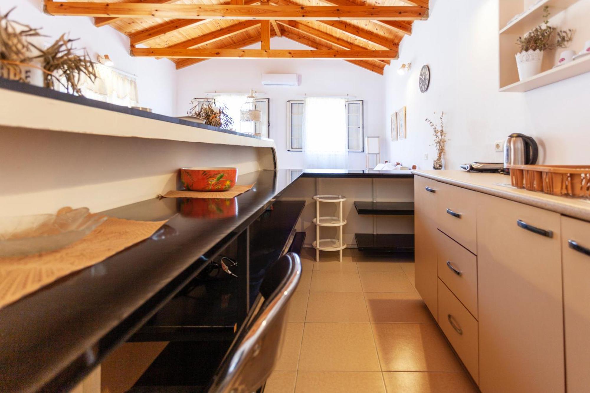 Retzos Rooms Himare Esterno foto